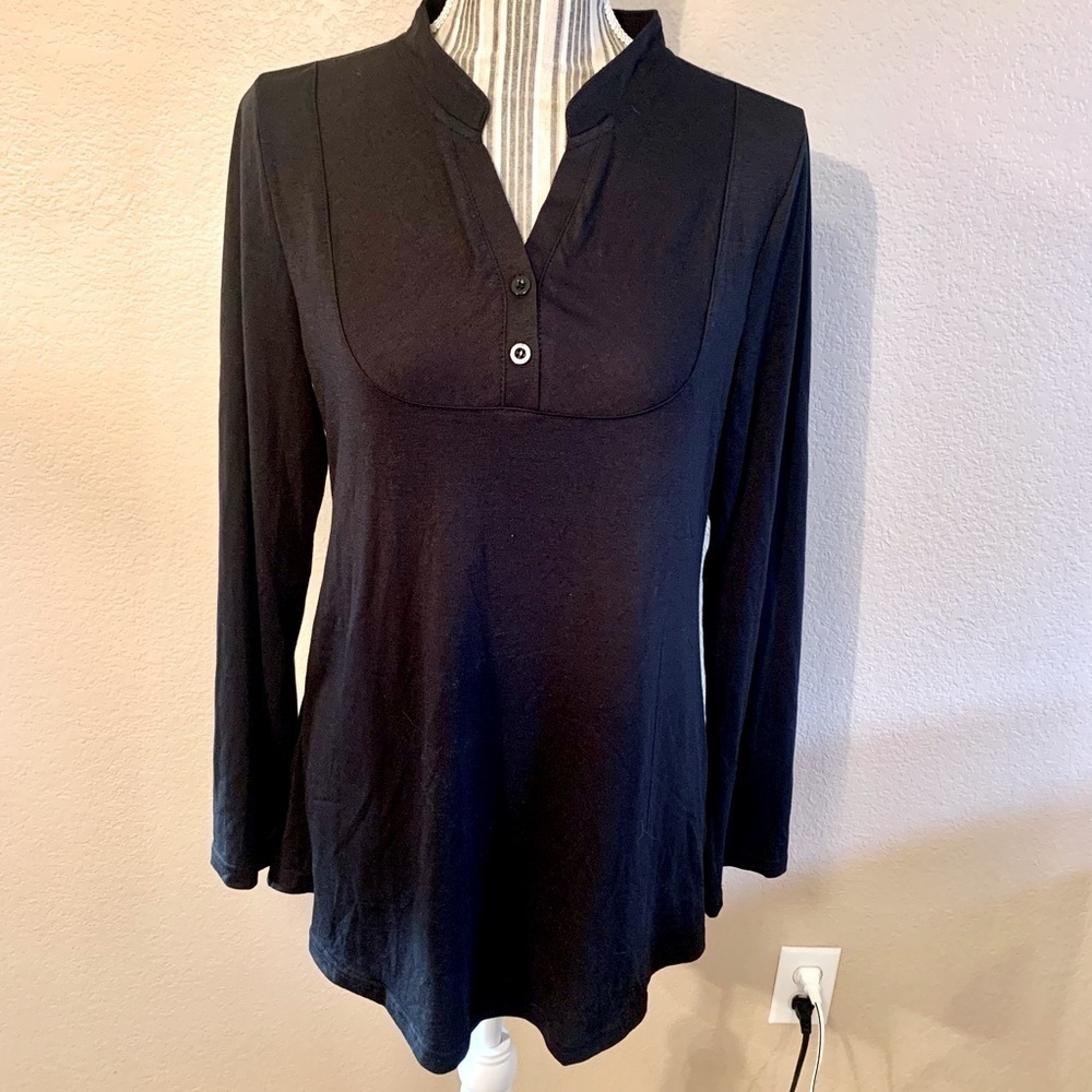 NWT Miusey Top Medium Black Long-Sleeve VNeck 2-button Neckline Tunic Super Soft
